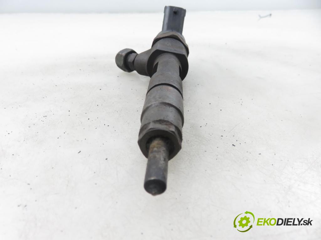 MITSUBISHI CARISMA (DA_) SEDAN 2003 75,00 1.9 DI-D 102 - F9Q1 1870,00 vstrekovač 0445110021 ; 7700111014 (Vstrekovač paliva)