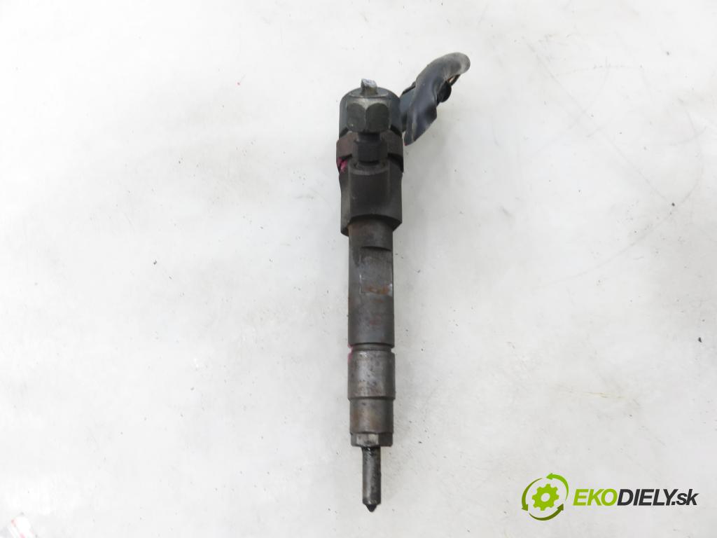 MITSUBISHI CARISMA (DA_) SEDAN 2003 75,00 1.9 DI-D 102 - F9Q1 1870,00 vstrekovač 0445110021 ; 7700111014 (Vstrekovač paliva)