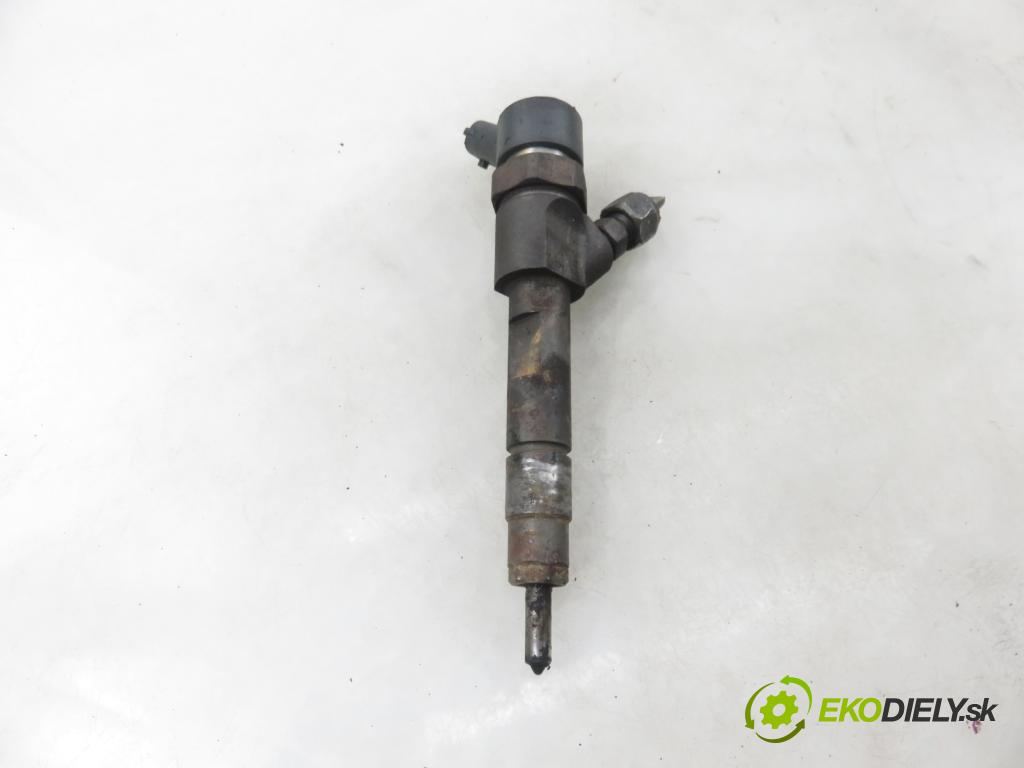 MITSUBISHI CARISMA (DA_) SEDAN 2003 75,00 1.9 DI-D 102 - F9Q1 1870,00 vstřikovač 0445110021 ; 7700111014 (Vstřikovač paliva)