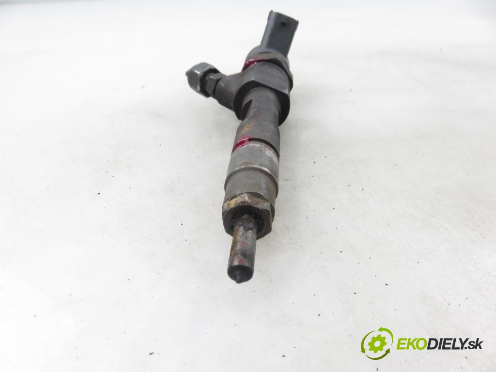 MITSUBISHI CARISMA (DA_) SEDAN 2003 75,00 1.9 DI-D 102 - F9Q1 1870,00 vstrekovač 0445110021 ; 7700111014 (Vstrekovač paliva)