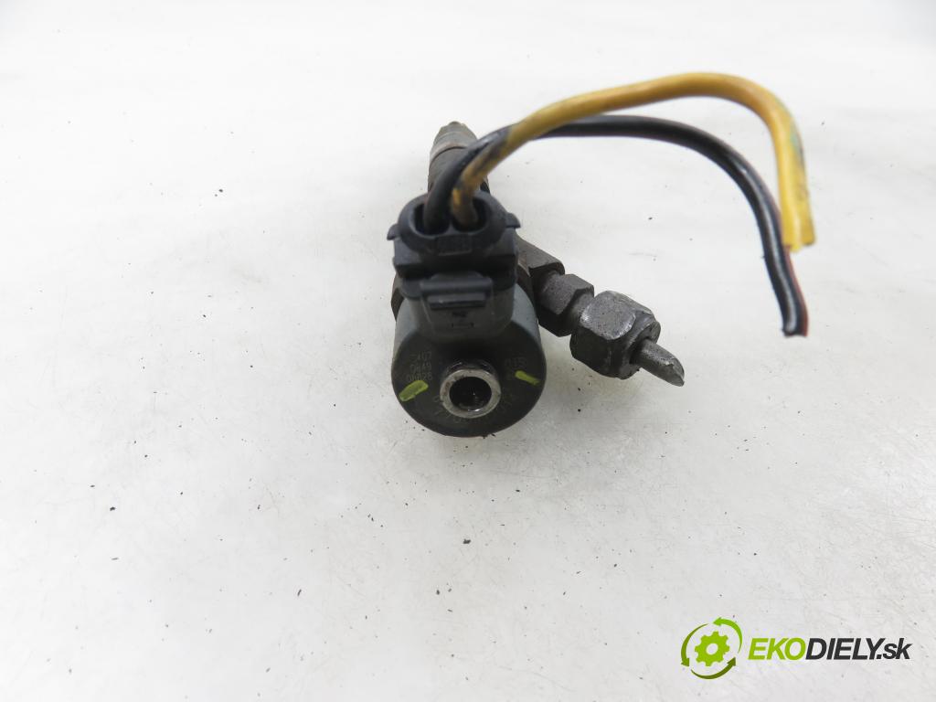 MITSUBISHI CARISMA (DA_) SEDAN 2003 75,00 1.9 DI-D 102 - F9Q1 1870,00 vstrekovač 0445110021 ; 7700111014 (Vstrekovač paliva)