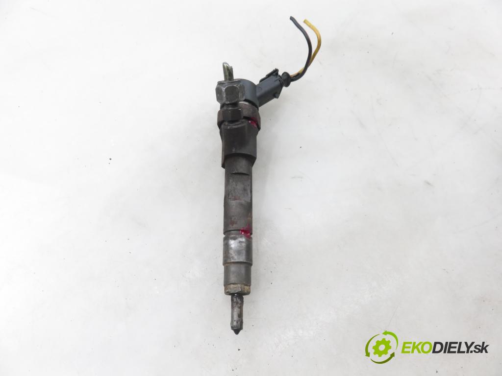 MITSUBISHI CARISMA (DA_) SEDAN 2003 75,00 1.9 DI-D 102 - F9Q1 1870,00 vstrekovač 0445110021 ; 7700111014 (Vstrekovač paliva)