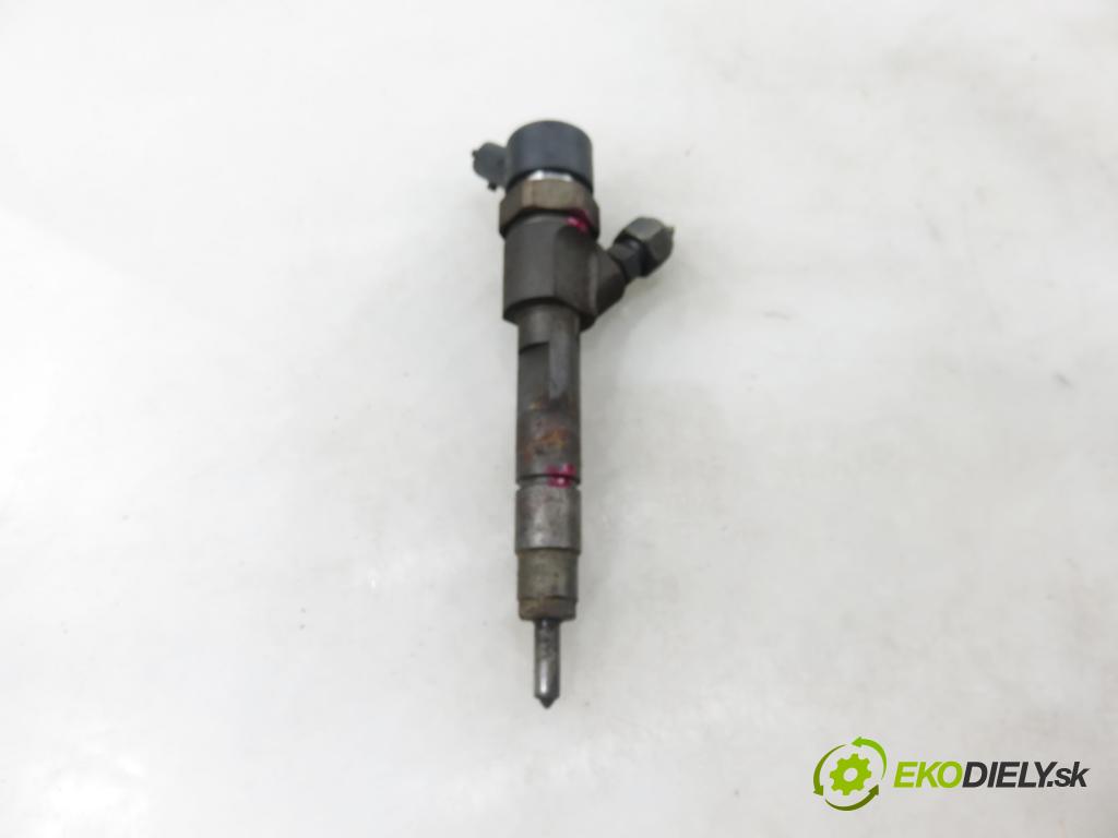 MITSUBISHI CARISMA (DA_) SEDAN 2003 75,00 1.9 DI-D 102 - F9Q1 1870,00 vstřikovač 0445110021 ; 7700111014 (Vstřikovač paliva)