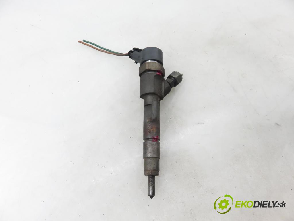 MITSUBISHI CARISMA (DA_) SEDAN 2003 75,00 1.9 DI-D 102 - F9Q1 1870,00 vstrekovač 0445110021 ; 7700111014 (Vstrekovač paliva)