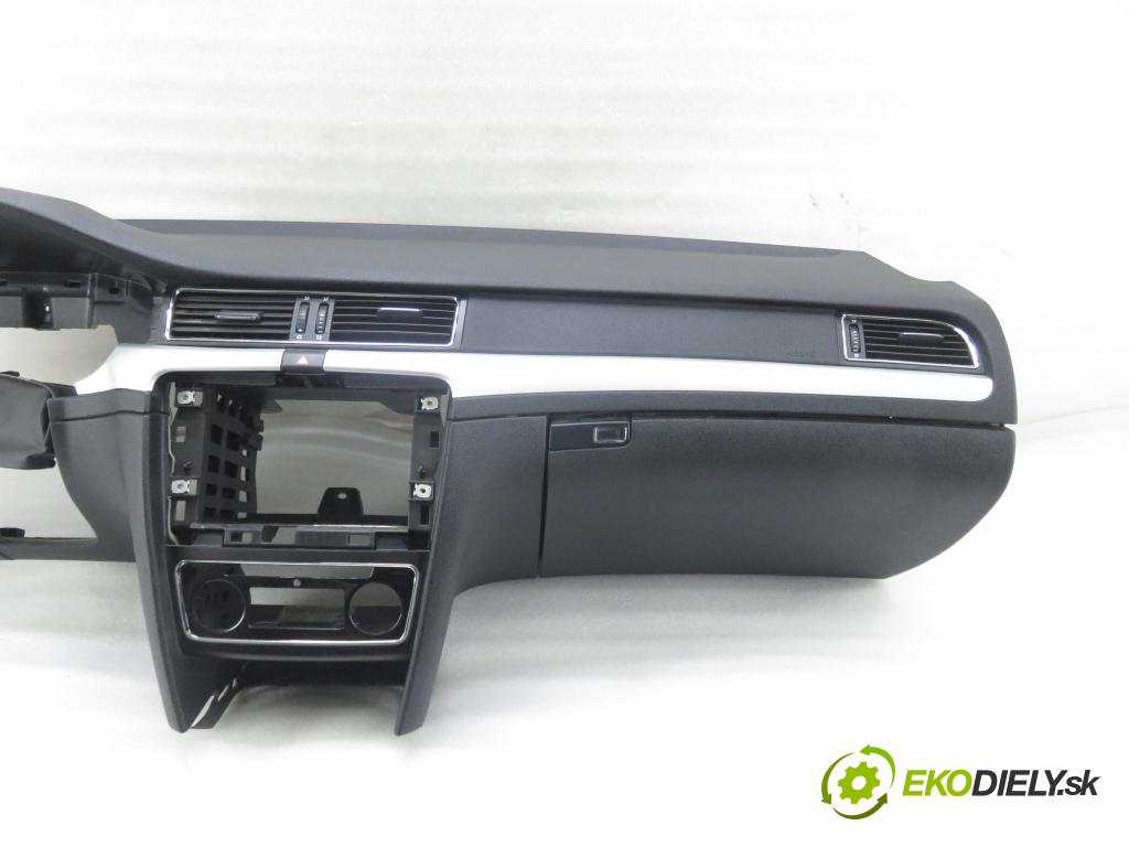 SKODA SUPERB II kombi (3T5) KOMBI 2012 103,00 2.0 TDI 16V - CFFB 1968,00 palubovka