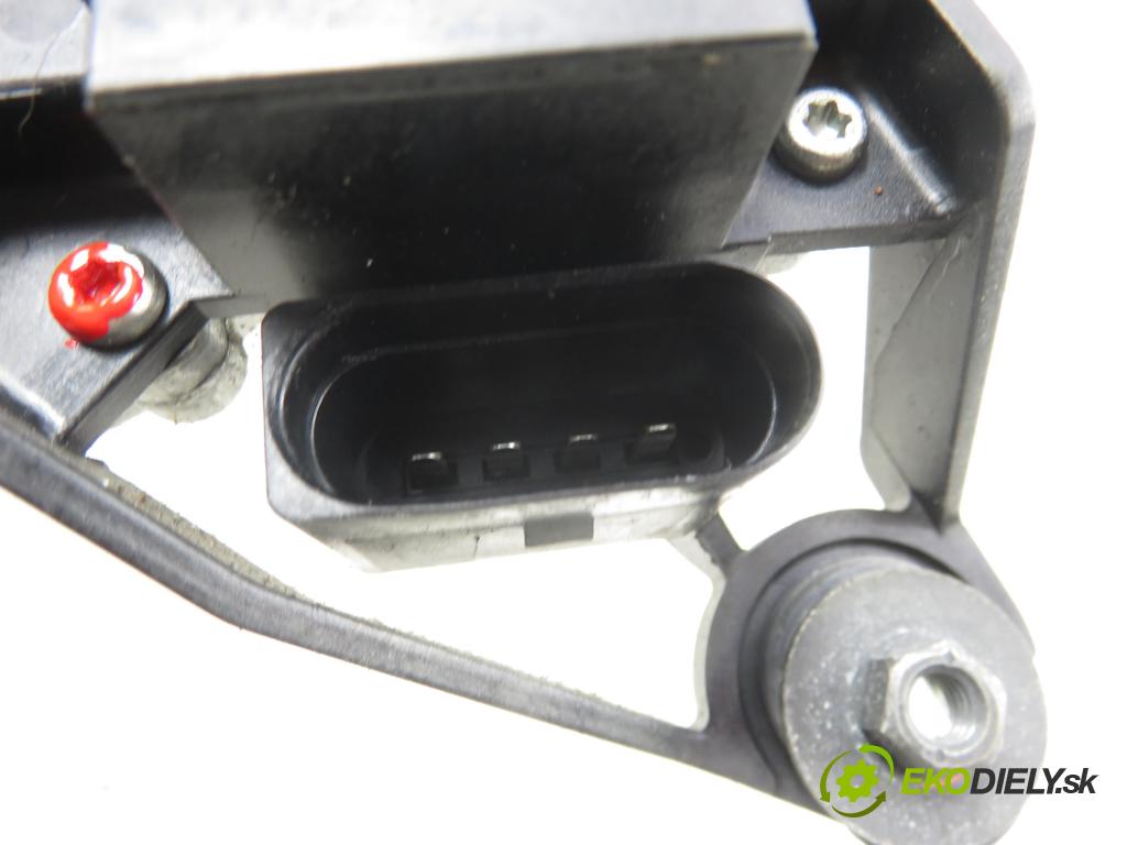 VW TOURAN (1T1, 1T2) MINIVAN 2003 74,00 1.9 TDI - AVQ 1896,00 Motorček stierače zadné 0390201585 ; 1T0955711A