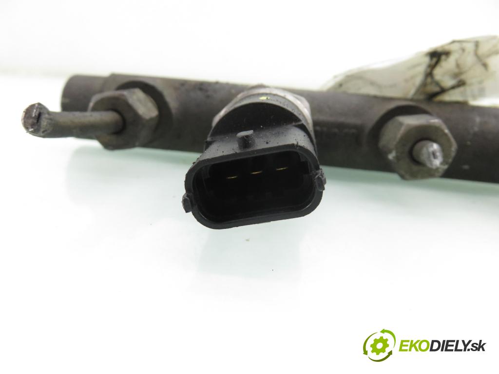 MITSUBISHI CARISMA (DA_) SEDAN 2003 75,00 1.9 DI-D 102 - F9Q1 1870,00 lišta vstřikovací 0445214024 ; 7700114017 ; 0281002405 (Vstřikovací lišta)