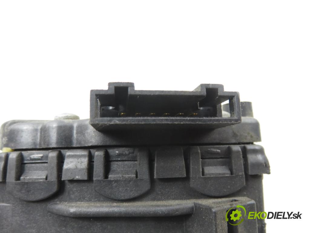 AUDI A4 Avant (8D5, B5) KOMBI 2001 85,00 1.9 TDI - AJM 1896,00 Potenciometer plynu 6PV00837603 ; 8D1721523F (Potenciometer plynového pedálu)