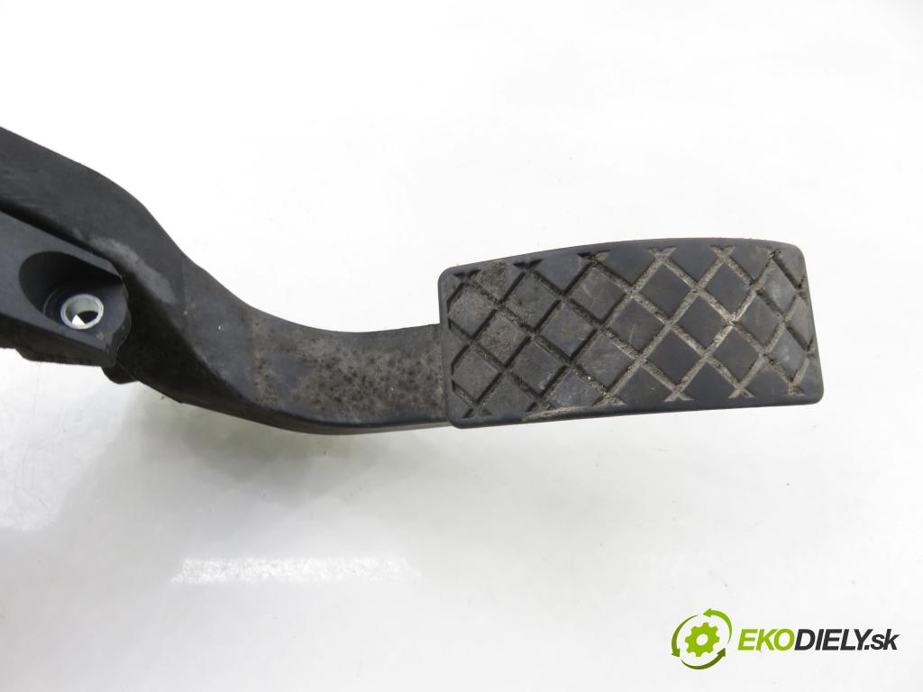 AUDI A4 Avant (8D5, B5) KOMBI 2001 85,00 1.9 TDI - AJM 1896,00 Potenciometer plynu 6PV00837603 ; 8D1721523F (Potenciometer plynového pedálu)