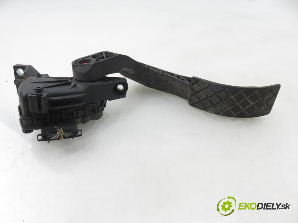AUDI A4 Avant (8D5, B5) KOMBI 2001 85,00 1.9 TDI - AJM 1896,00 Potenciometer plynu 6PV00837603 ; 8D1721523F (Potenciometer plynového pedálu)