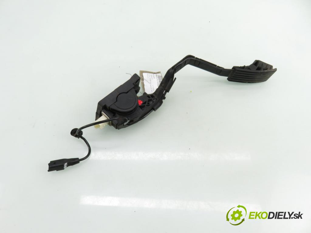 CITROEN C5 II Break (RE_) KOMBI 2005 103,00 2.0 16V (RERFJB, RERFJC) - RFJ (EW10A) 1997,00 Potenciometer plynu 0280755012 ; 9650341780 (Potenciometer plynového pedálu)