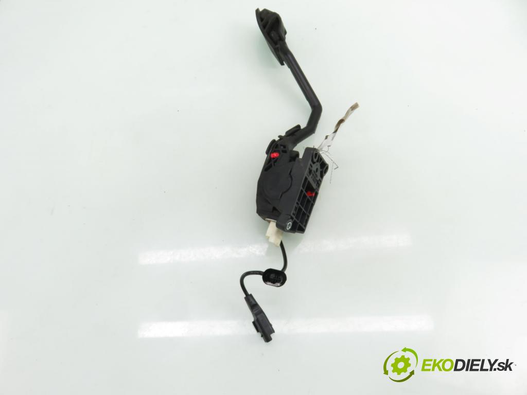 CITROEN C5 II Break (RE_) KOMBI 2005 103,00 2.0 16V (RERFJB, RERFJC) - RFJ (EW10A) 1997,00 Potenciometer plynu 0280755012 ; 9650341780 (Potenciometer plynového pedálu)