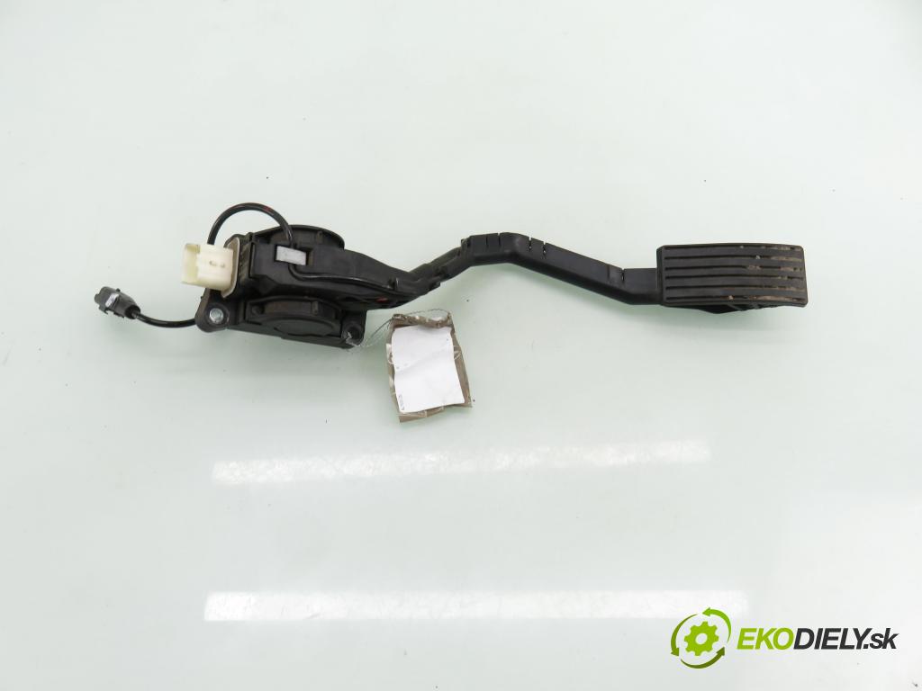CITROEN C5 II Break (RE_) KOMBI 2005 103,00 2.0 16V (RERFJB, RERFJC) - RFJ (EW10A) 1997,00 Potenciometer plynu 0280755012 ; 9650341780 (Potenciometer plynového pedálu)
