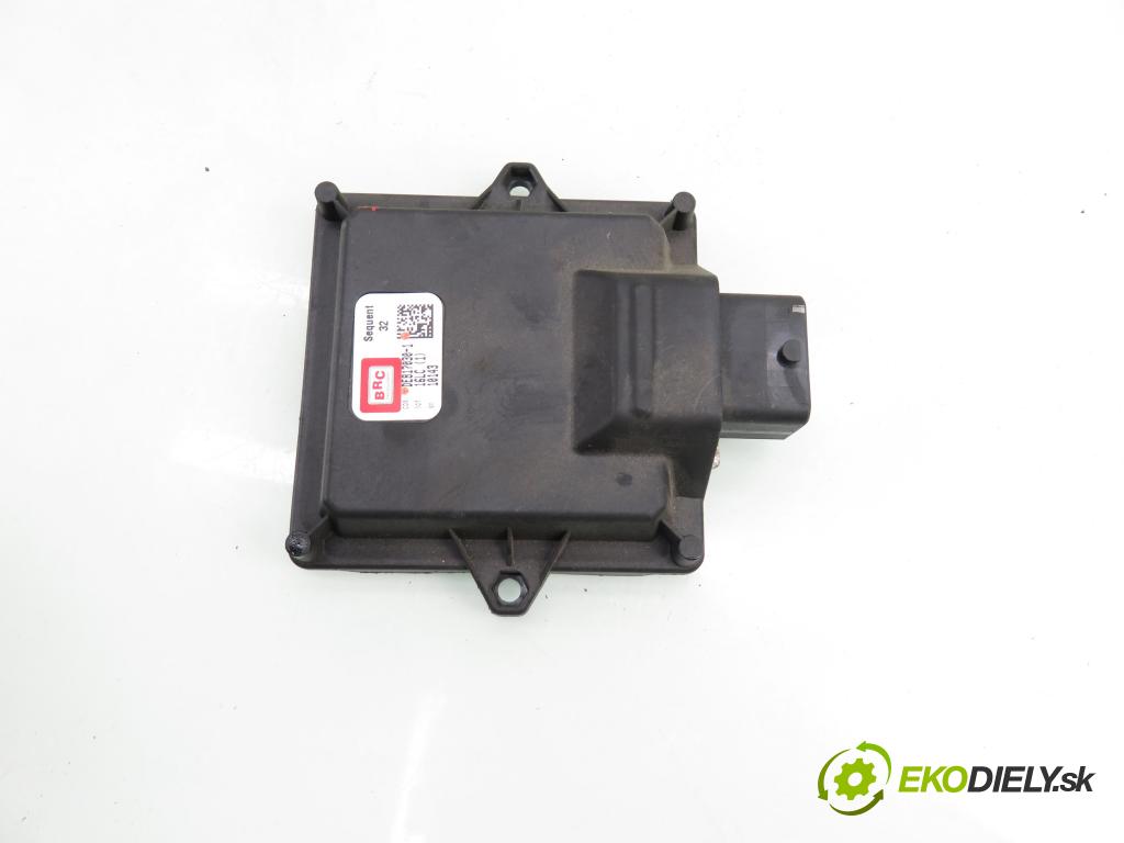 CITROEN C5 II Break (RE_) KOMBI 2005 103,00 2.0 16V (RERFJB, RERFJC) - RFJ (EW10A) 1997,00 řídící jednotka LPG DE8170301 ; 67R011002