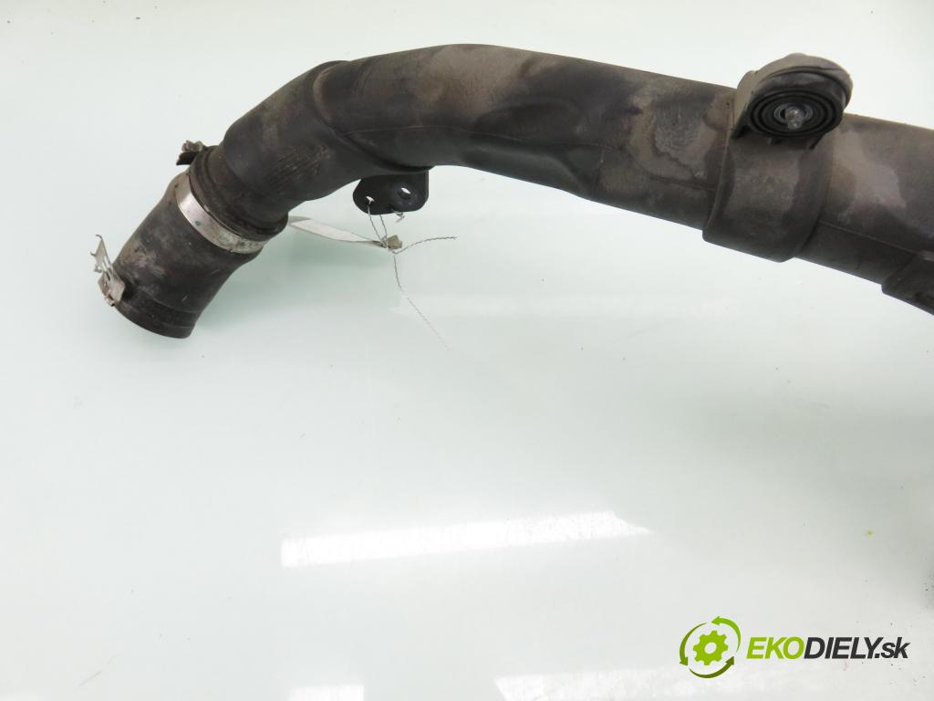 VW GOLF VI Variant (AJ5) KOMBI 2010 77,00 1.6 TDI - CAYC 1598,00 Rúra intercoolera turba 1K0145840AA