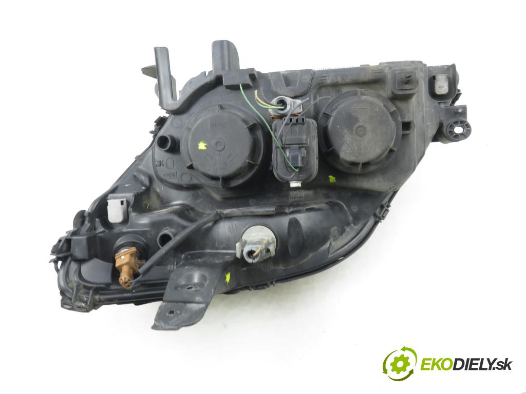 RENAULT SCENIC I (JA0/1_) MINIVAN 2003 75,00 1.9 dCi (JA05, JA1F) - F9Q 732 1870,00 Svetlo PP 7700432097 ; 7701047600