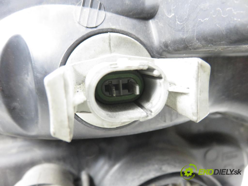 RENAULT SCENIC I (JA0/1_) MINIVAN 2003 75,00 1.9 dCi (JA05, JA1F) - F9Q 732 1870,00 Svetlo PP 7700432097 ; 7701047600