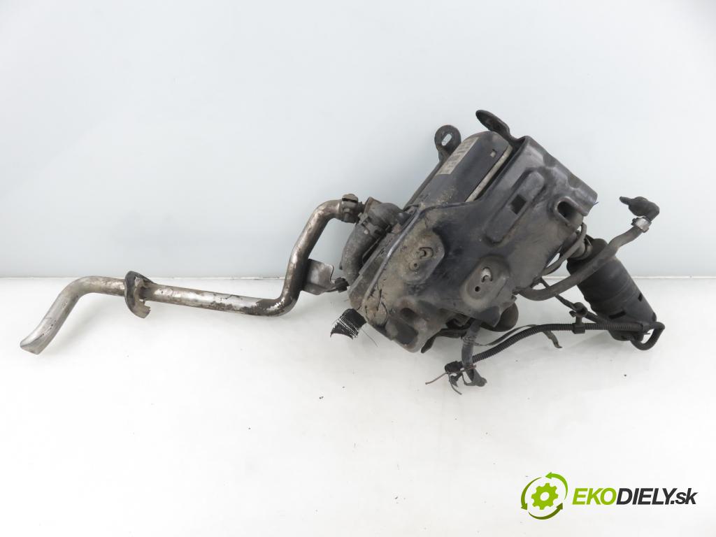 VW TOURAN (1T1, 1T2) MINIVAN 2003 74,00 1.9 TDI - AVQ 1896,00 Webasto 9013858C ; 506790 ; 1K0815065AF (Webasto (nezávislé topení))