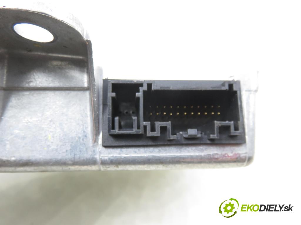 RENAULT MEGANE II (BM0/1_, CM0/1_) HB 2003 60,00 1.4 16V - K4J 732 1390,00 MODUL air BAG 8200307800