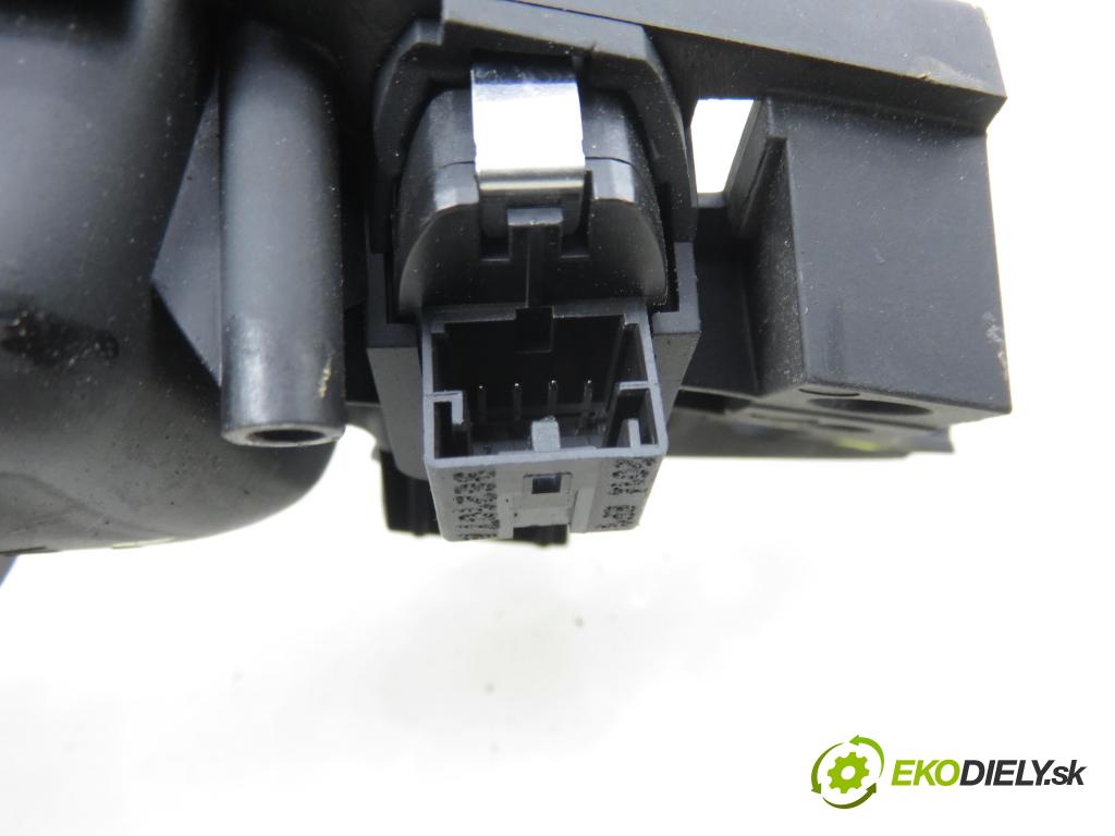 AUDI A3 Sportback (8PA) HB 2005 103,00 2.0 TDI 16V - BKD 1968,00 Kľučka LPW 8P4837019