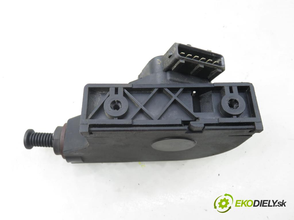 RENAULT SCENIC I (JA0/1_) MINIVAN 2003 75,00 1.9 dCi (JA05, JA1F) - F9Q 732 1870,00 Potenciometer plynu 8200139460 (Potenciometer plynového pedálu)