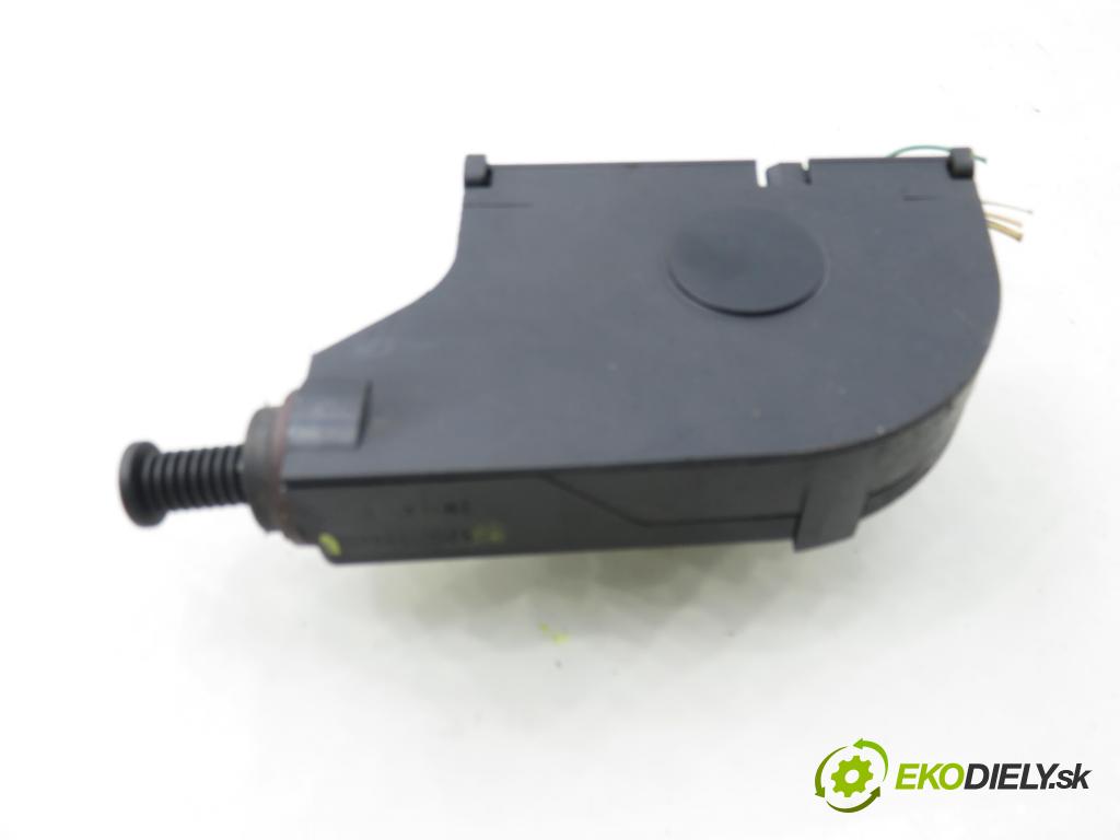 RENAULT SCENIC I (JA0/1_) MINIVAN 2003 75,00 1.9 dCi (JA05, JA1F) - F9Q 732 1870,00 Potenciometer plynu 8200139460 (Potenciometer plynového pedálu)