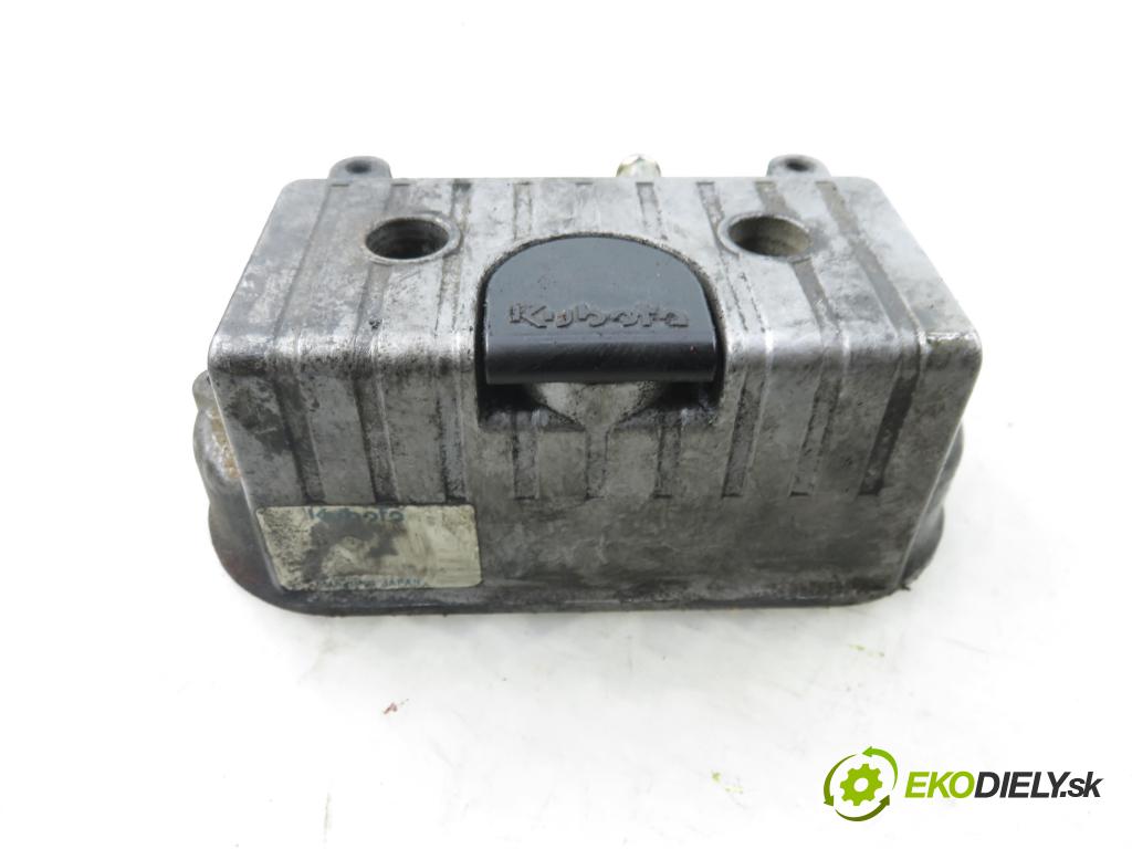 AIXAM MEGA HB 2000 4,00 Kubota Z402 400,00 Kryt Ventilov