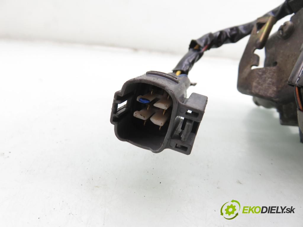 TOYOTA CARINA E (_T19_) SEDAN 1996 78,00 1.6 16V (AT190_) - 4A-FE 1587,00 Rozdeľovač zapaľovací 1902016280 ; 0290201511