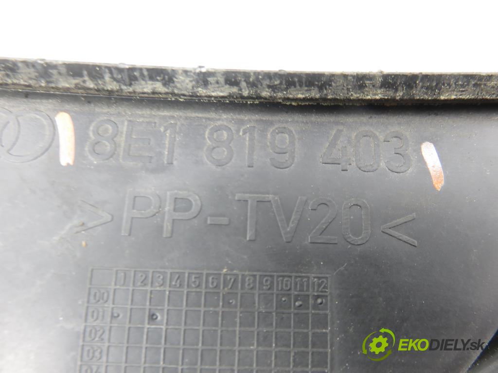 AUDI A4 (8E2, B6) SEDAN 2001 96,00 1.9 TDI - AWX 1896,00 torpédo plast pod čelní okno 8E1819403 (Plast pod čelním sklem)