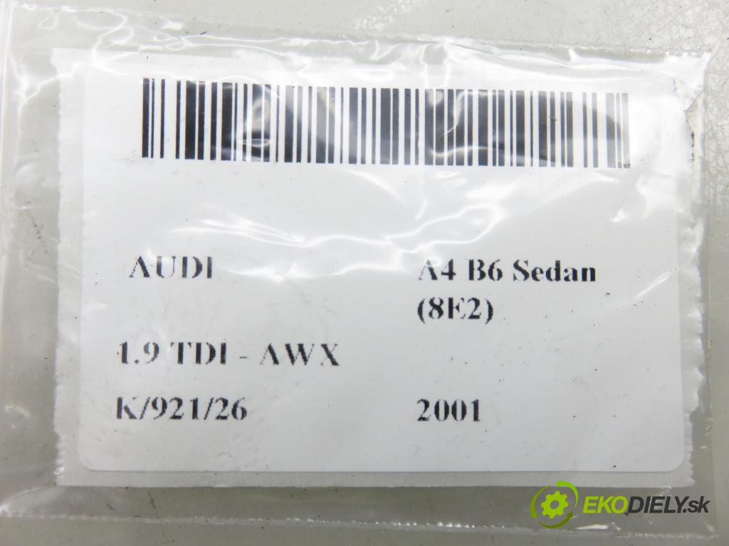 AUDI A4 (8E2, B6) SEDAN 2001 96,00 1.9 TDI - AWX 1896,00 torpédo plast pod čelní okno 8E1819403 (Plast pod čelním sklem)