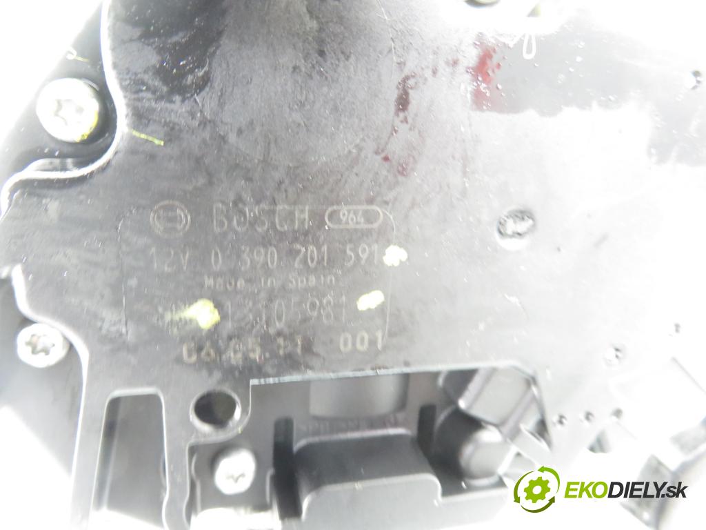 OPEL ASTRA H Kombi (A04) KOMBI 2006 77,00 1.6 - Z 16 XE1 1598,00 Motorček stierače zadné 13105981 ; 0390201591