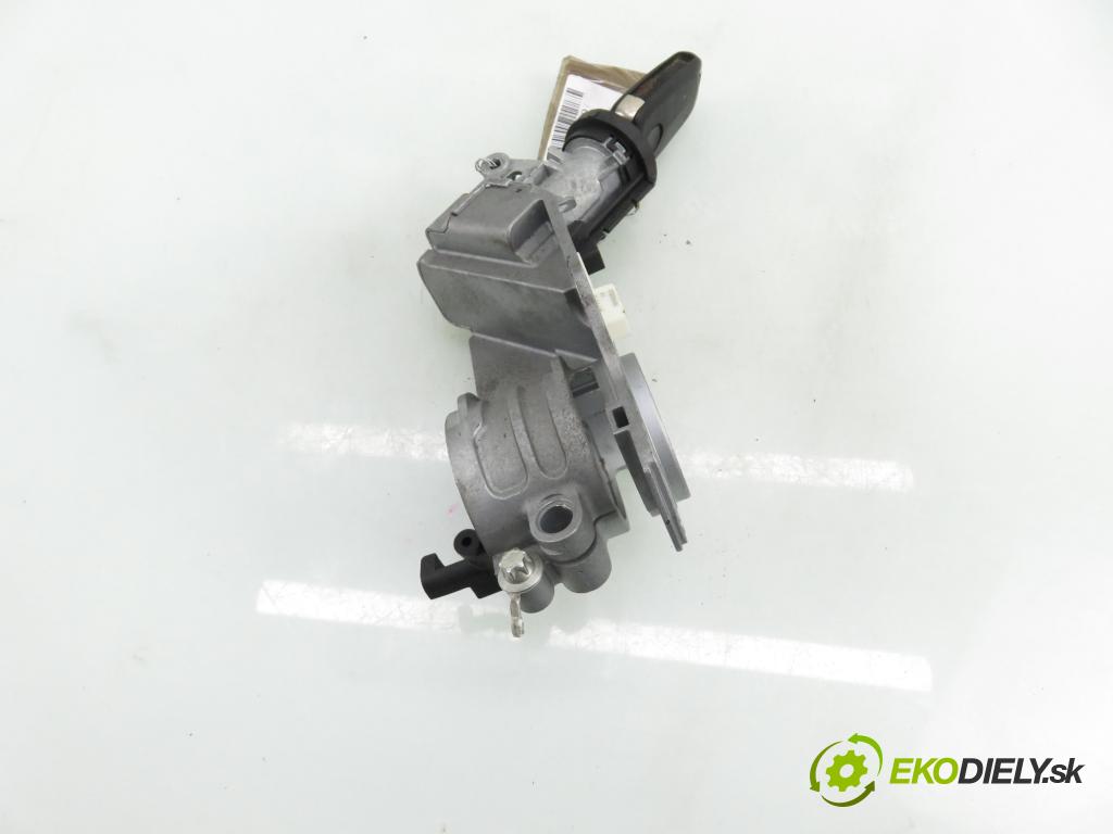 OPEL ASTRA H Kombi (A04) KOMBI 2006 77,00 1.6 - Z 16 XE1 1598,00 spinačka N05018882 ; 2421430 (Spínacia skrinka)