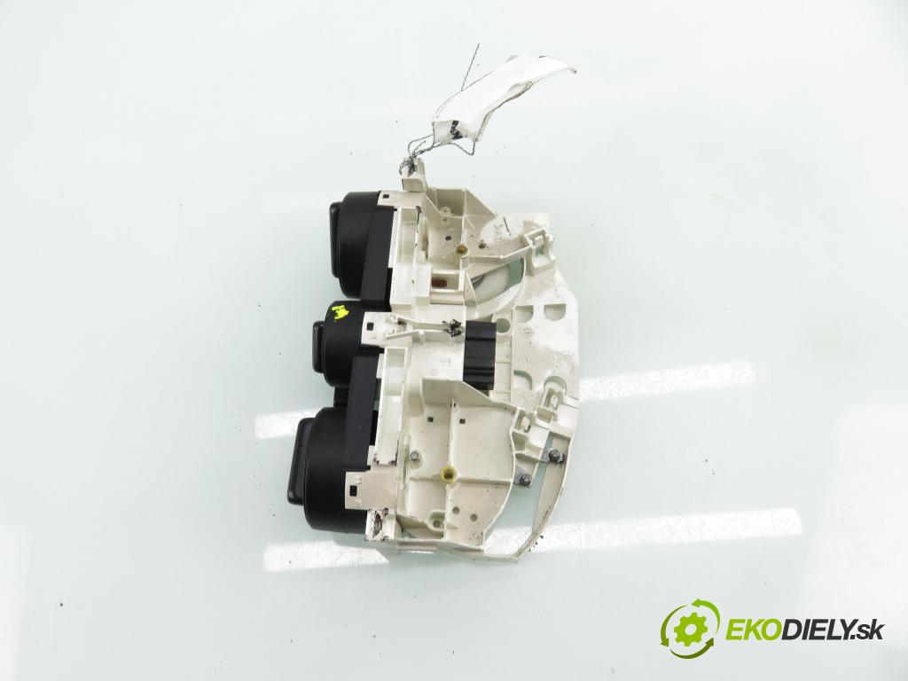 VW NEW BEETLE (9C1, 1C1) HB 2002 55,00 1.4 - BCA 1390,00 Panel topení KLIMATIZACE: 1C0820045D