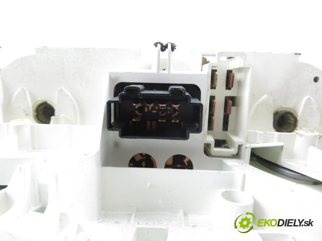 VW NEW BEETLE (9C1, 1C1) HB 2002 55,00 1.4 - BCA 1390,00 Panel kúrenia KLIMATIZACE: 1C0820045D