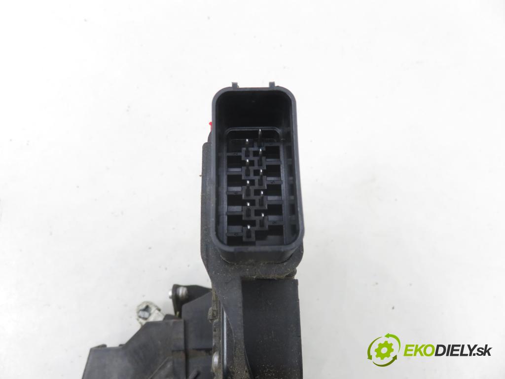 FORD KUGA I SUV 2009 147,00 2.5 4x4 - HYDB 2522,00 zámok 8V4AS21813MA