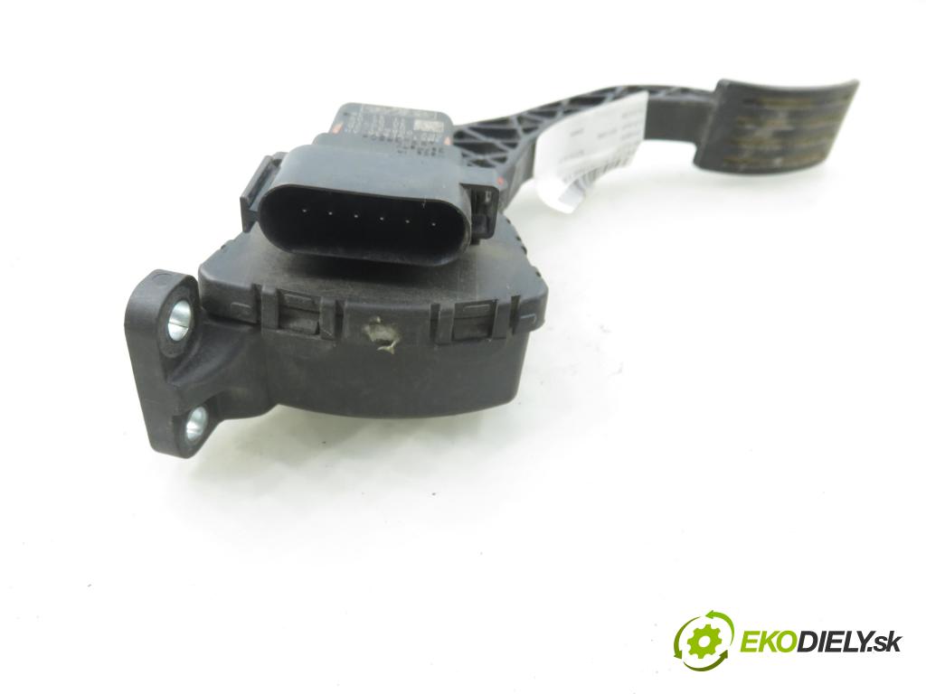 FORD KUGA I SUV 2009 147,00 2.5 4x4 - HYDB 2522,00 Potenciometer plynu 3M519F836AH ; 6PV00864136 (Potenciometer plynového pedálu)
