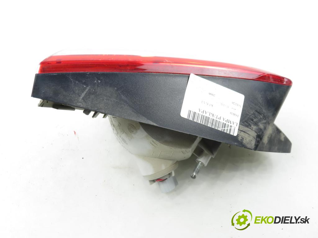 FORD KUGA I SUV 2009 147,00 2.5 4x4 - HYDB 2522,00 Svetlo pravé zadné kufor 8V4113A602AD