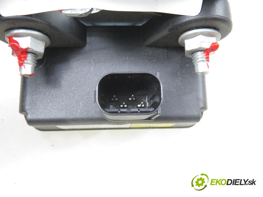 FORD KUGA I SUV 2009 147,00 2.5 4x4 - HYDB 2522,00 Snímač ESP 10170106493