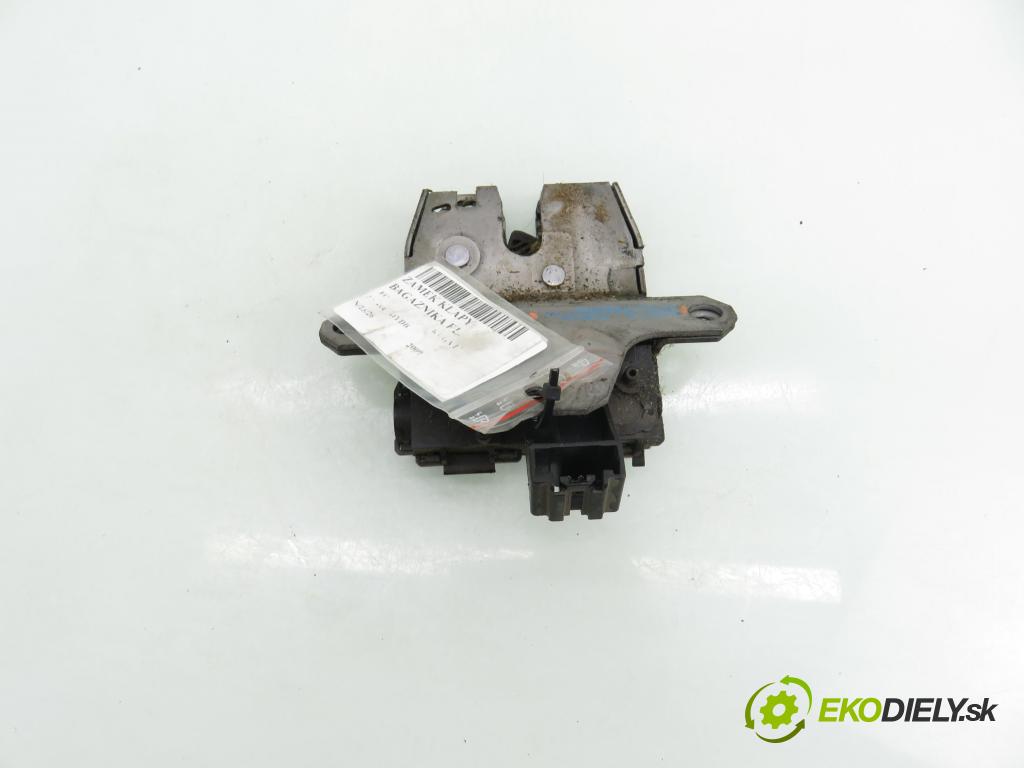 FORD KUGA I SUV 2009 147,00 2.5 4x4 - HYDB 2522,00 zámok dverí kufor EL. 8M51R442A66AC