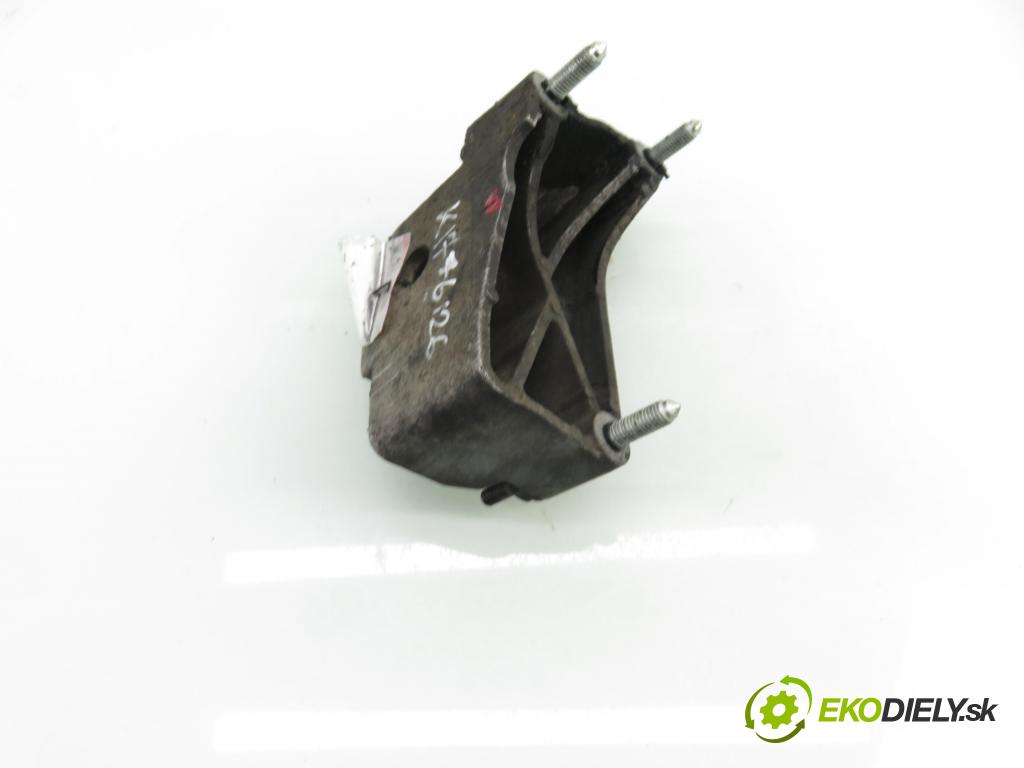 AUDI A3 (8L1) HB 2001 96,00 1.9 TDI - ASZ 1896,00 uchycení převodovky 1J0199117AK