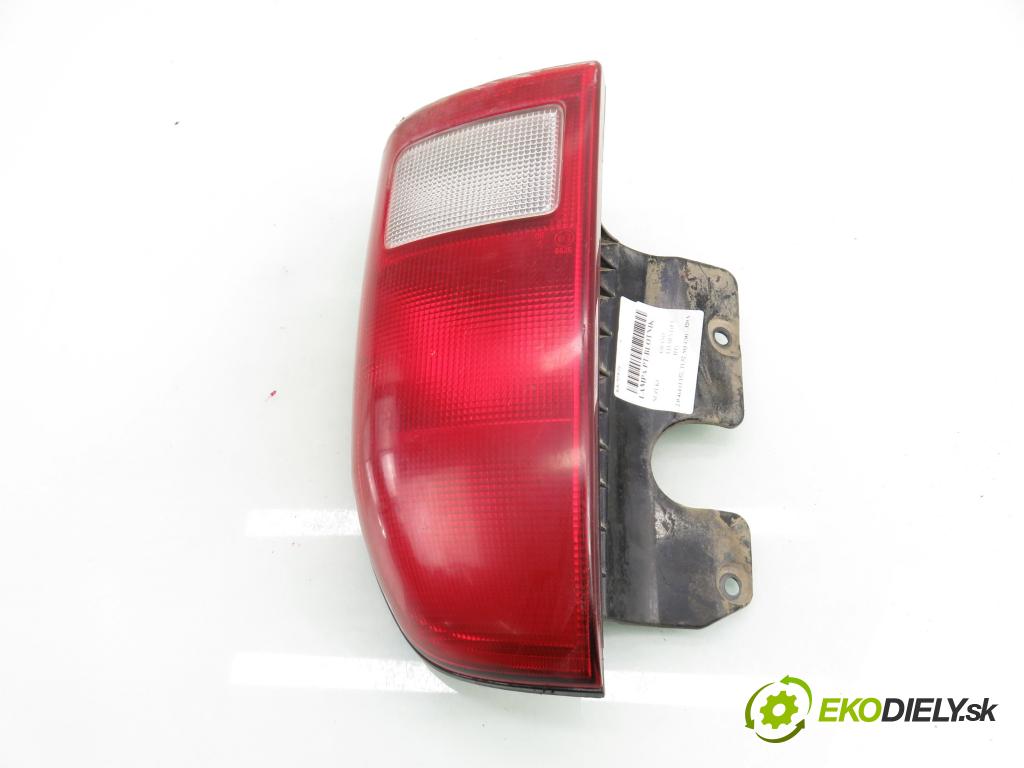 SUZUKI GRAND VITARA I (FT, HT) SUV 2003 94,00 2.0 4x4 (TA52, TL52, SQ 420) - J20A 1995,00 Svetlo pravé zadné 13232080