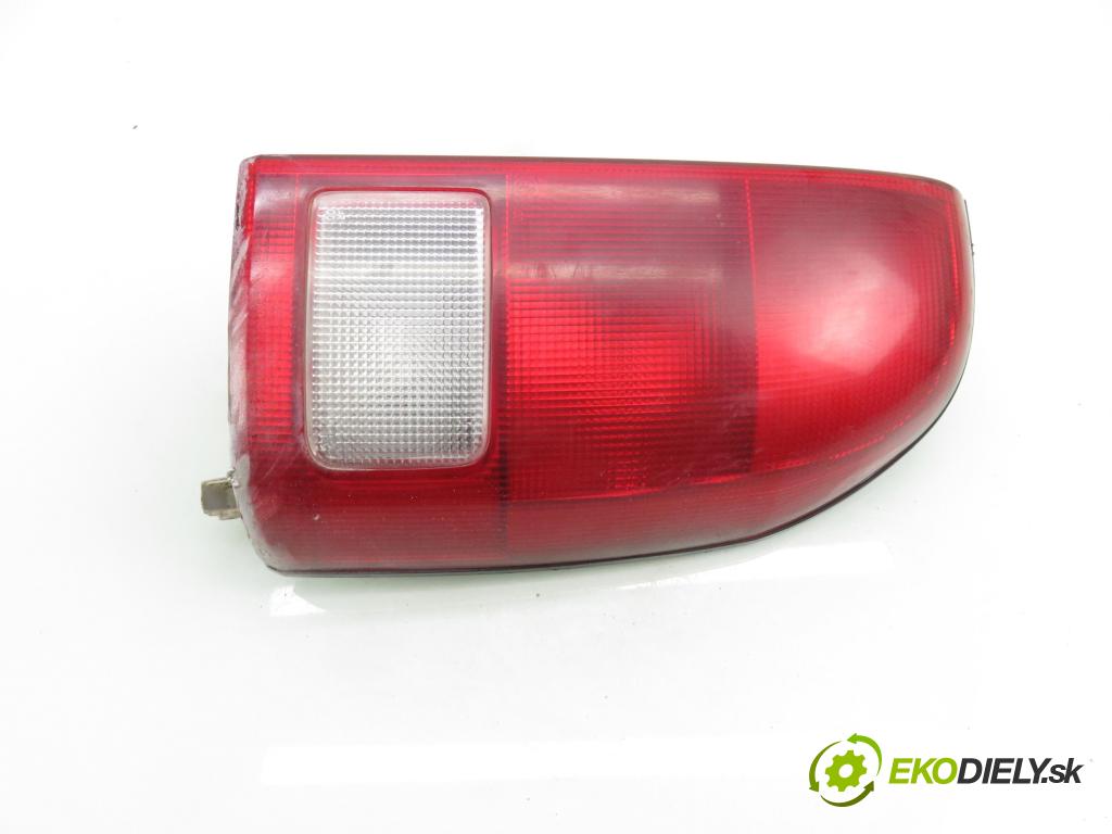SUZUKI GRAND VITARA I (FT, HT) SUV 2003 94,00 2.0 4x4 (TA52, TL52, SQ 420) - J20A 1995,00 Svetlo pravé zadné 13232080
