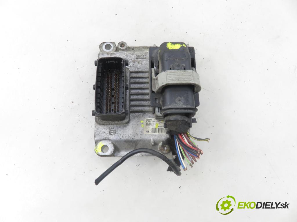 OPEL CORSA C (X01) HB 2005 44,00 1 - Z 10 XEP 998,00 Riadiaca jednotka Motor 0261208393 ; 55354327