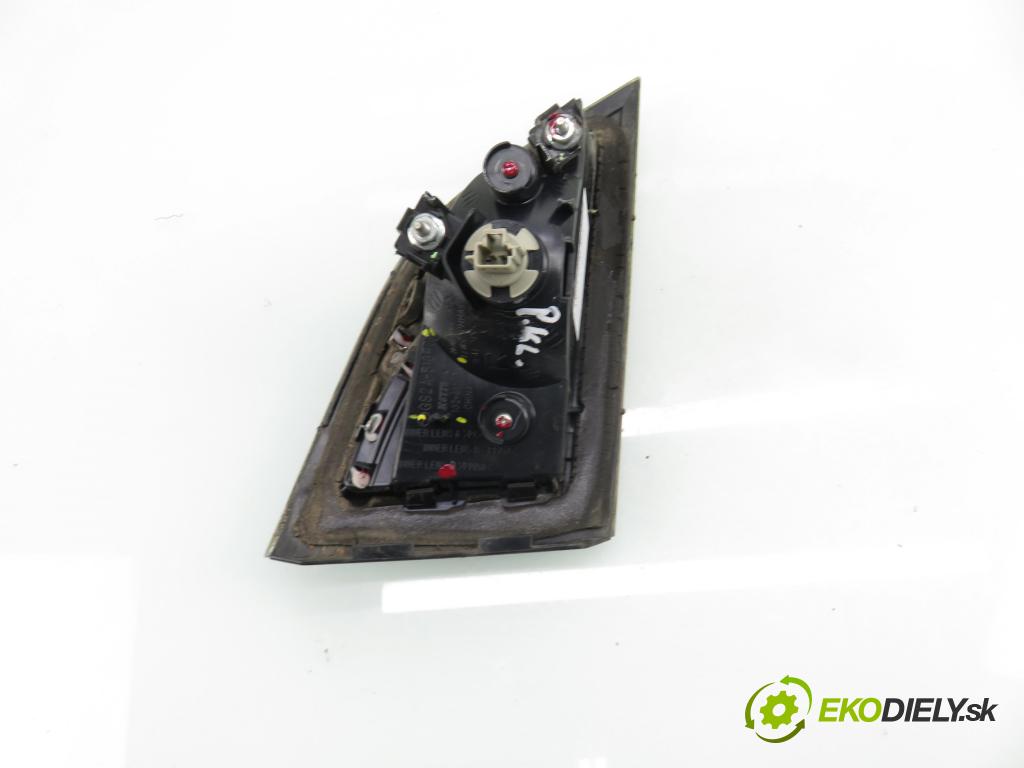 MAZDA 6 Kombi (GH) KOMBI 2009 103,00 2.0 MZR-CD - 140 RF7J 1998,00 Svetlo pravé zadné kufor GS2A513F0 ; 13241095