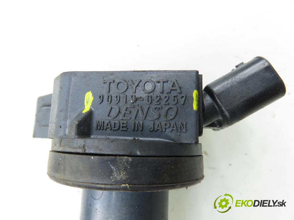 TOYOTA YARIS (_P13_) HB 2015 73,00 1.3 (NSP130_) - 1NR-FKE 1329,00 Cievka zapaľovacia 9091902257