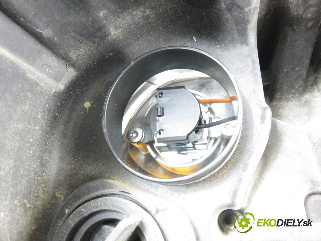 FORD KUGA I SUV 2009 147,00 2.5 4x4 - HYDB 2522,00 Svetlo LP 8V4113W030AE