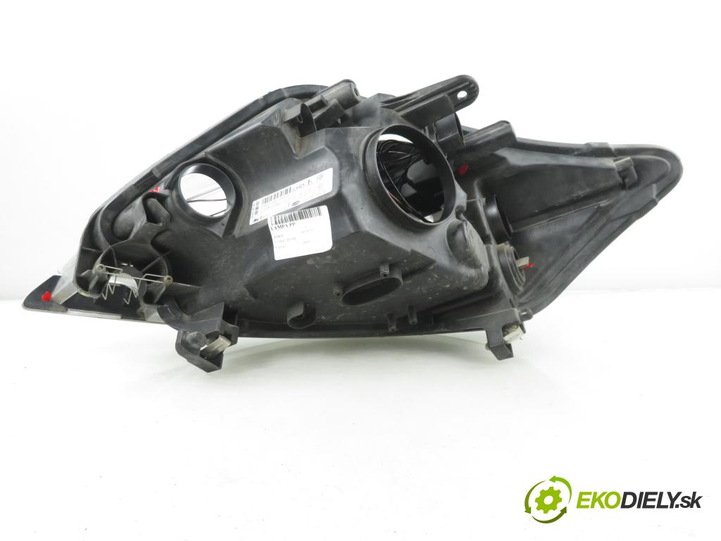 FORD KUGA I SUV 2009 147,00 2.5 4x4 - HYDB 2522,00 Svetlo PP 8V4113W029AE