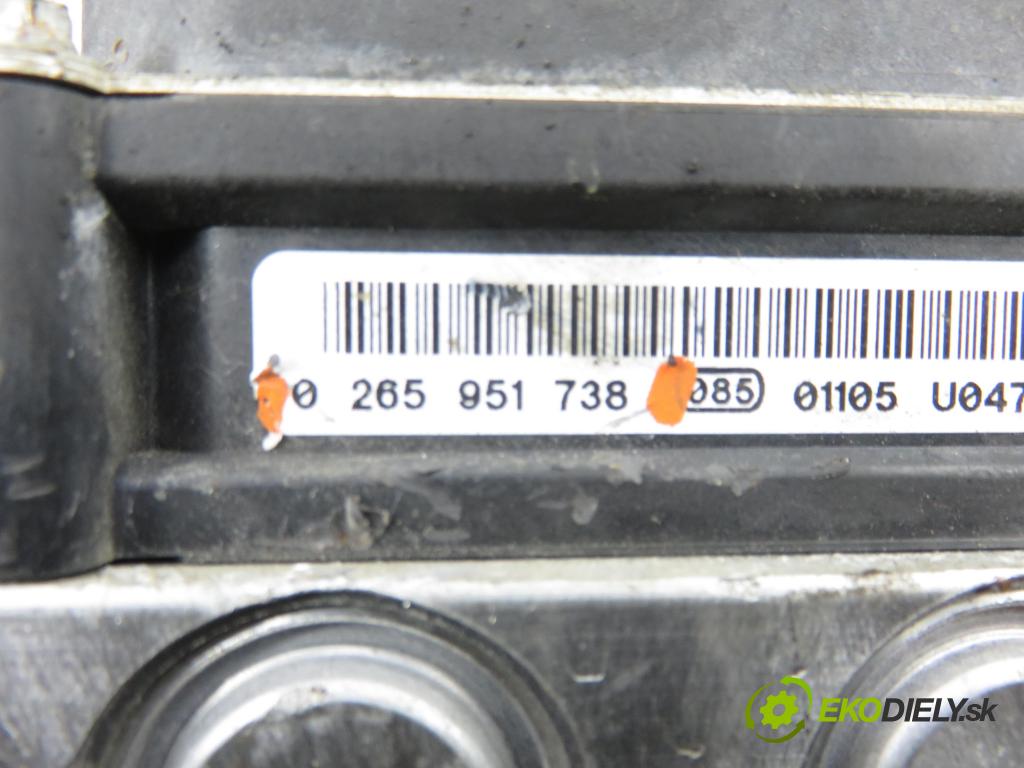 PEUGEOT 5008 (0U_, 0E_) VAN 2010 82,00 1.6 HDi - 112 9HR (DV6C) 1560,00 Pumpa ABS 0265951738 ; 0265230304 ; 9674677580 (Pumpa ABS)