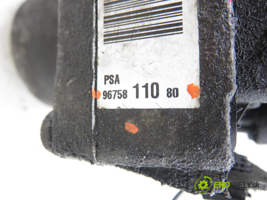 PEUGEOT 5008 (0U_, 0E_) VAN 2010 82,00 1.6 HDi - 112 9HR (DV6C) 1560,00 Pumpa ABS 0265951738 ; 0265230304 ; 9674677580 (Pumpa ABS)