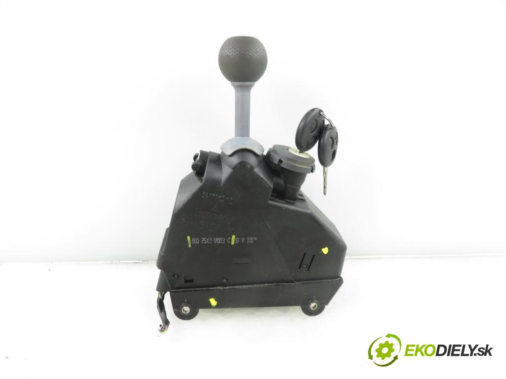 SMART FORTWO Coupe (450) HB 2004 37,00 0.7 (450.330) - M 160.920 698,00 ZVEDÁK: 0007542V003C